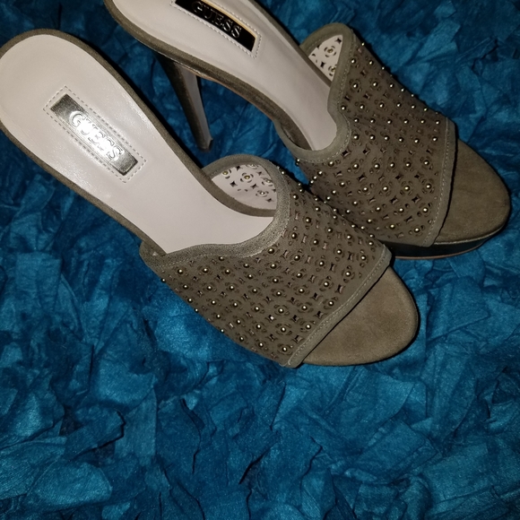 Guess heels olive green true to size never worn - Picture 4 of 4